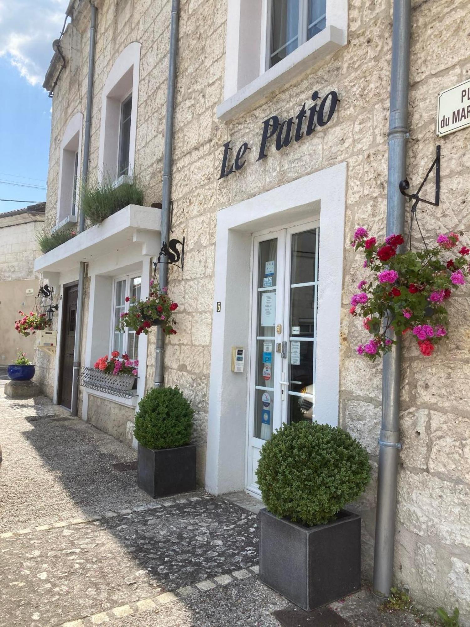 Le Patio Chambres Et Tables D'Hotes La Tour-Blanche Kültér fotó