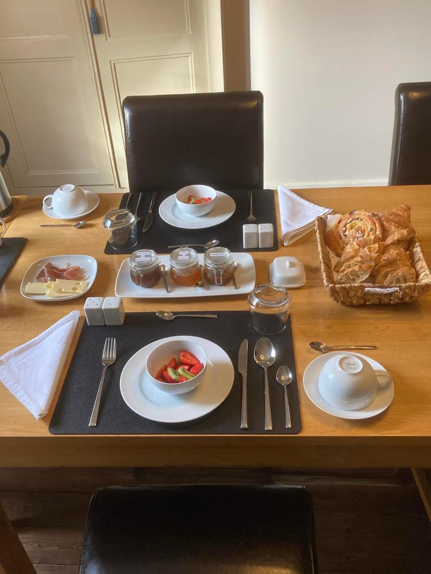 Le Patio Chambres Et Tables D'Hotes La Tour-Blanche Kültér fotó