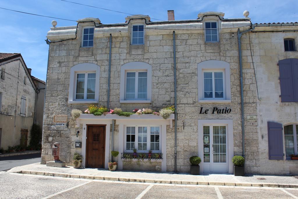 Le Patio Chambres Et Tables D'Hotes La Tour-Blanche Kültér fotó